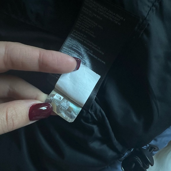 North face puffer jacket - Picture 4 of 4